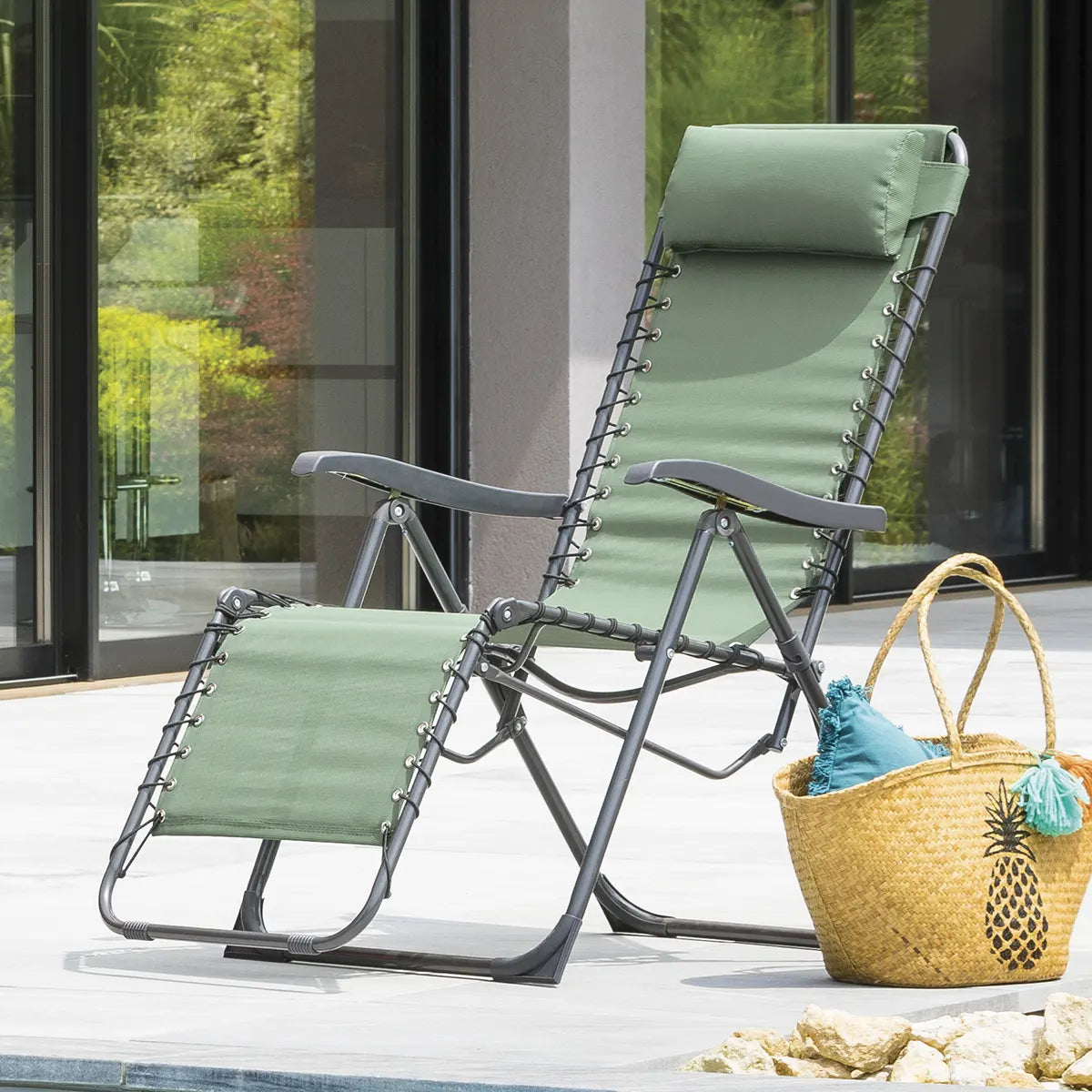 Fauteuil relax de jardin "Silos" vert olive acier traité époxy en texaline Ma Maisons